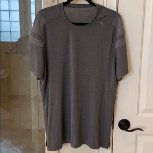 Lightweight short-sleeve Lululemon t-shirt